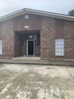 featured image of 929 Live Oak Dr #D