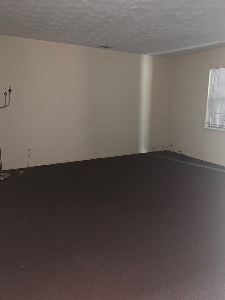 929 Live Oak Dr #D - Photo 2 of 8