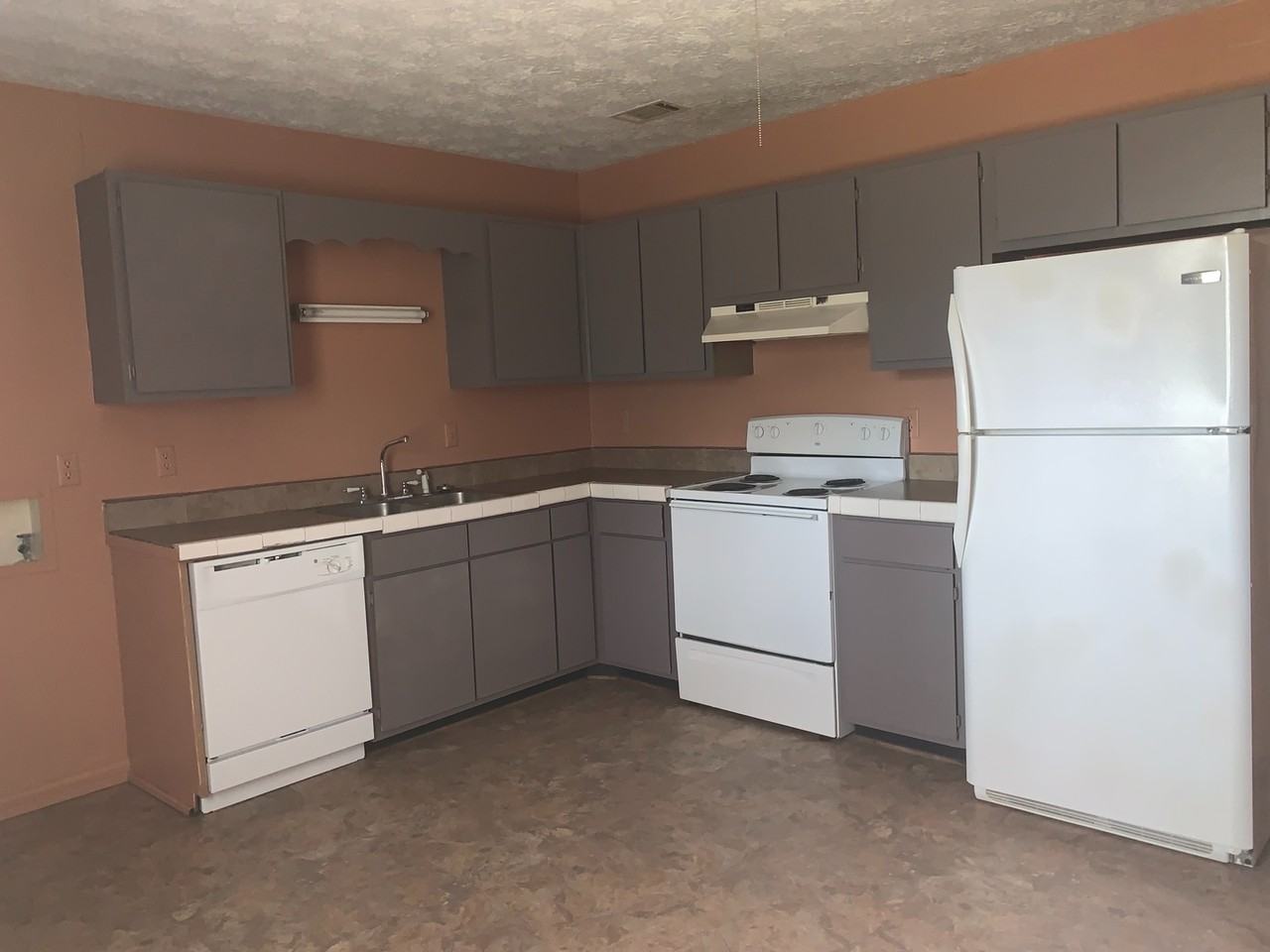 929 Live Oak Dr #D - Photo 3 of 8