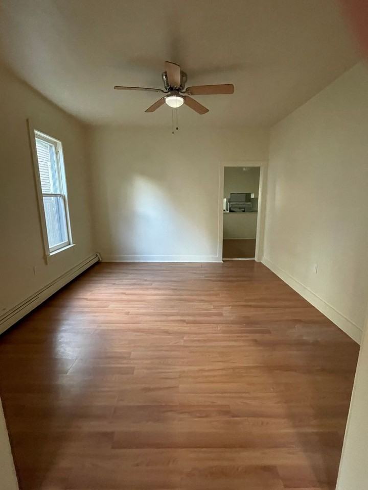 622 Scott St - Photo 3 of 17