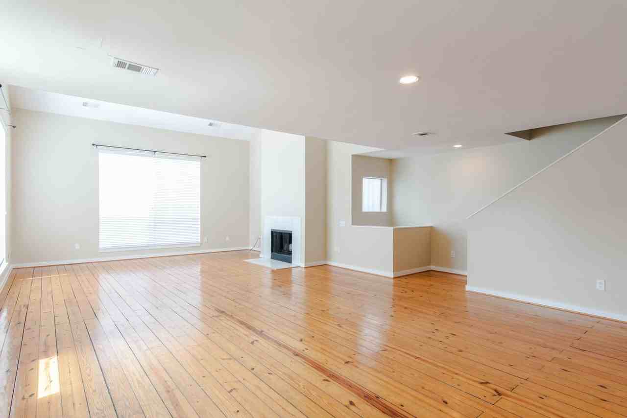 2724 Shelby Avenue - Photo 3 of 20