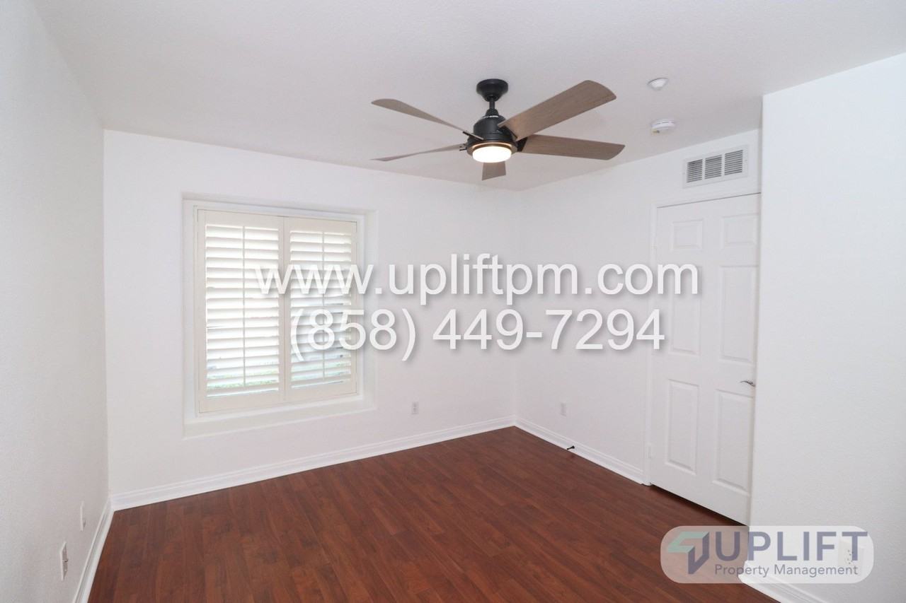 303 Citracado Pkwy #2 - Photo 3 of 22