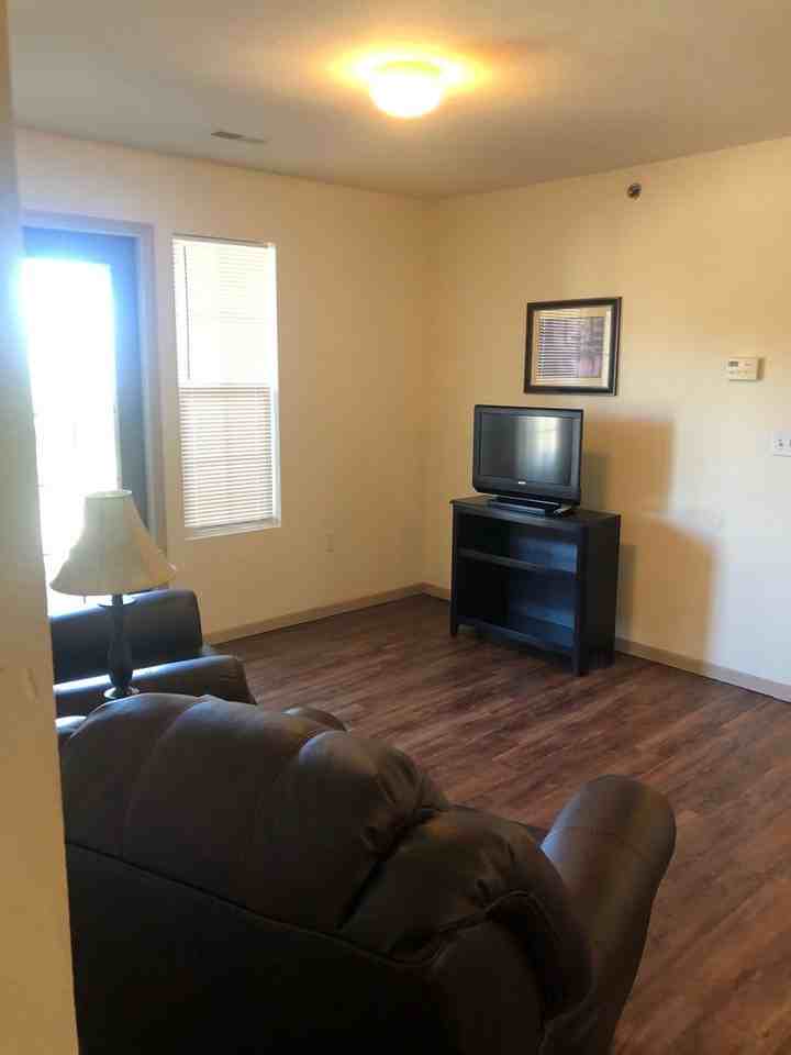 913 Westridge Dr #9 - Photo 2 of 8