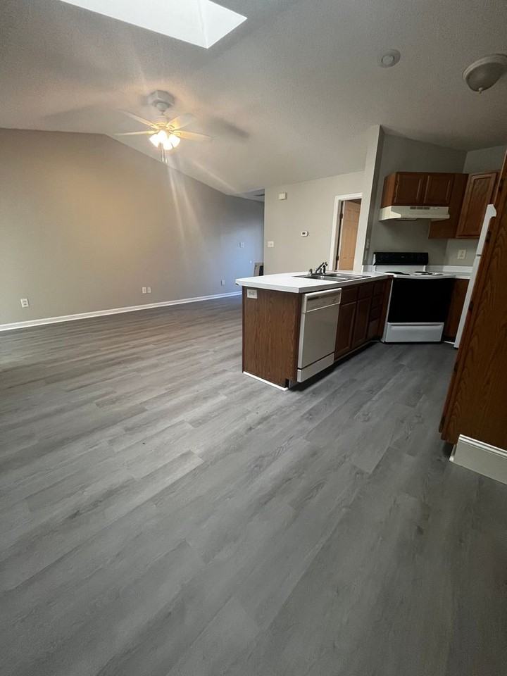 3822 Blue Grass Ct - Photo 2 of 14