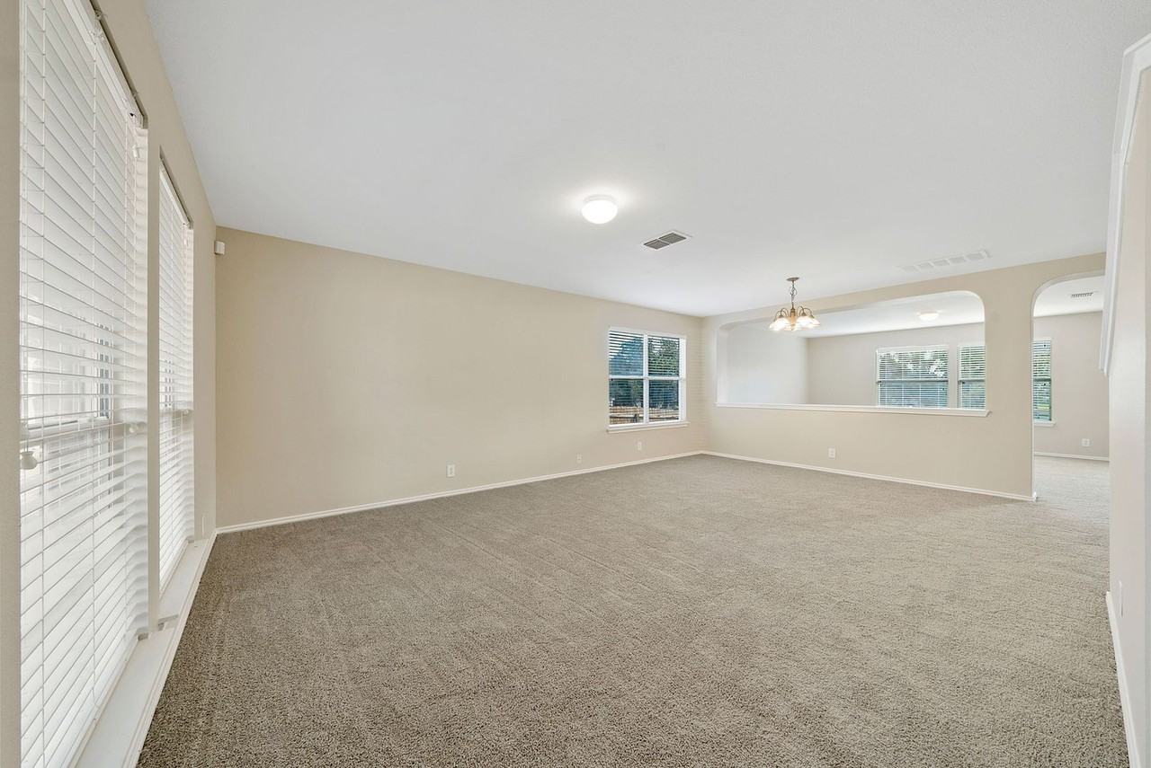 7807 Toumey Oak Dr - Photo 3 of 25