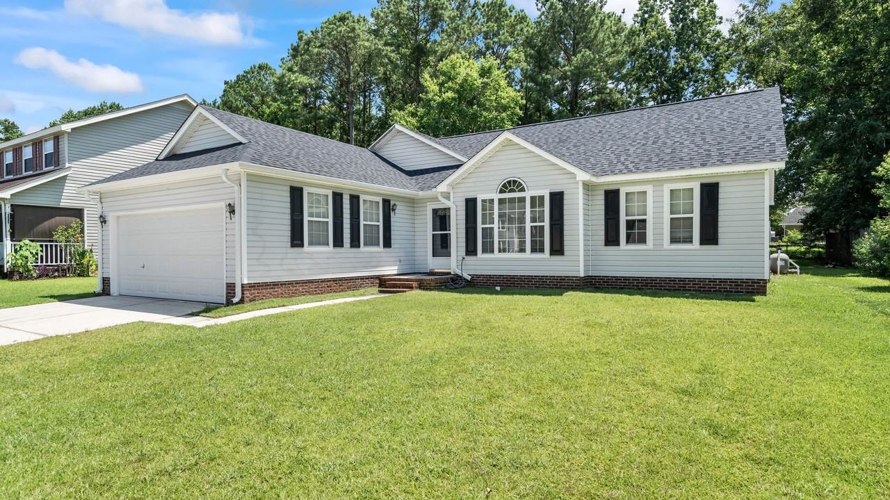 220 Audubon Dr - Photo 2 of 26