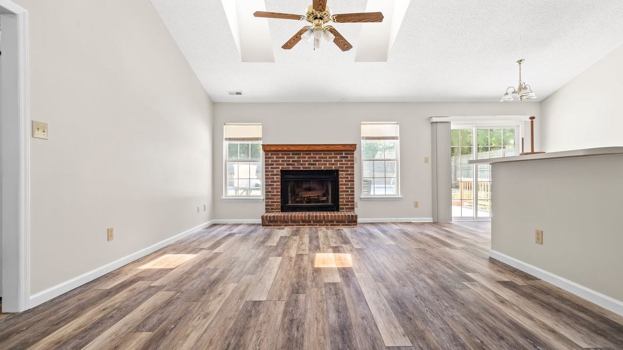 220 Audubon Dr - Photo 5 of 26