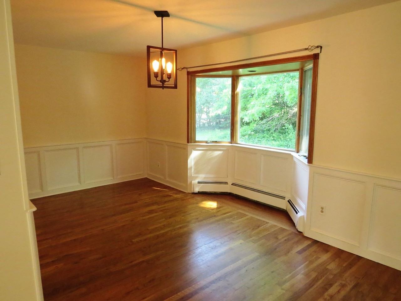 39 Ellen Pl - Photo 3 of 12