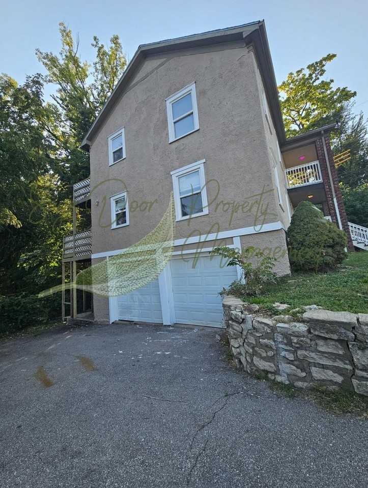 1309 1309 & 1311 E 43rd Street - Photo 2 of 15