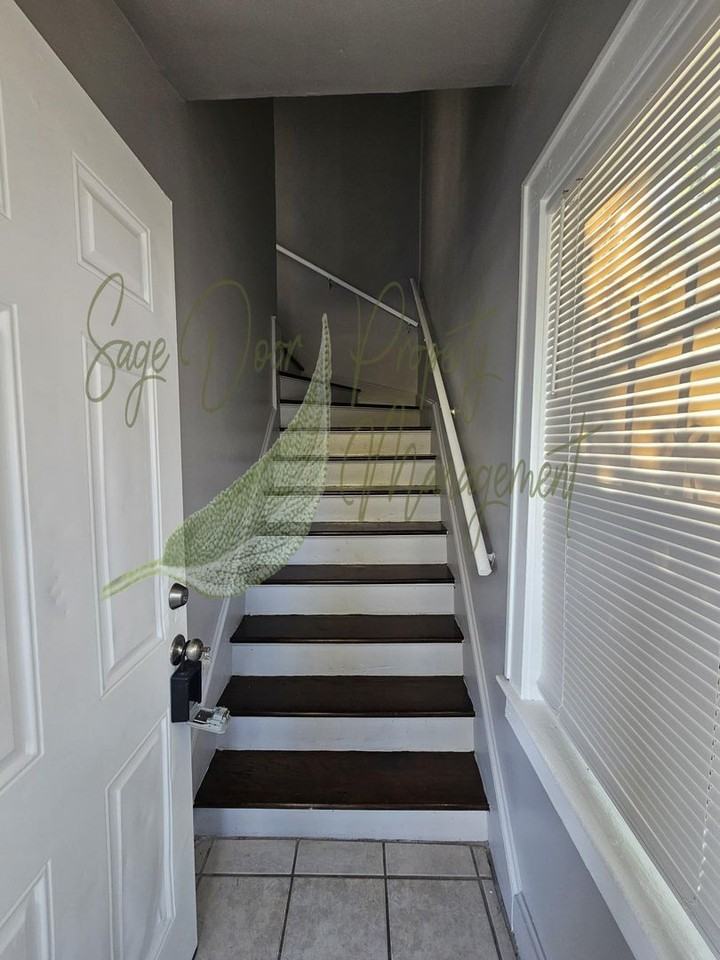 1309 1309 & 1311 E 43rd Street - Photo 3 of 15