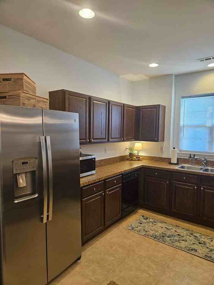 142 Silverspring Pl #A - Photo 6 of 19