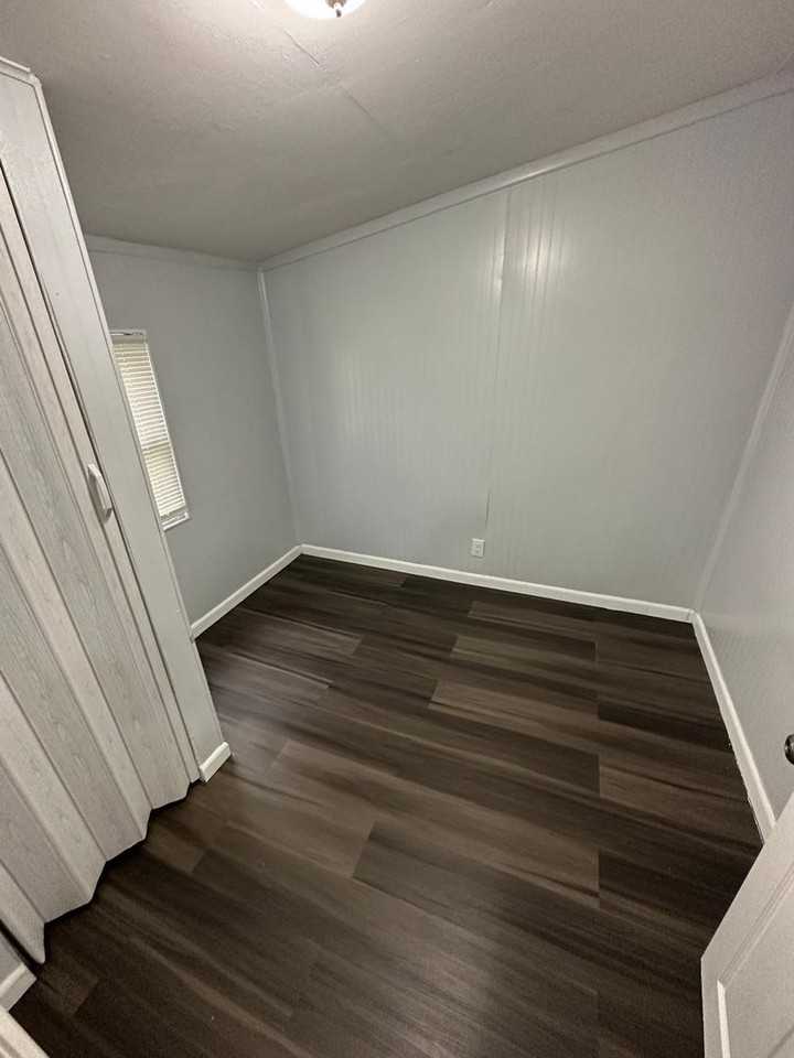 1480 W 26th St - Photo 3 of 26