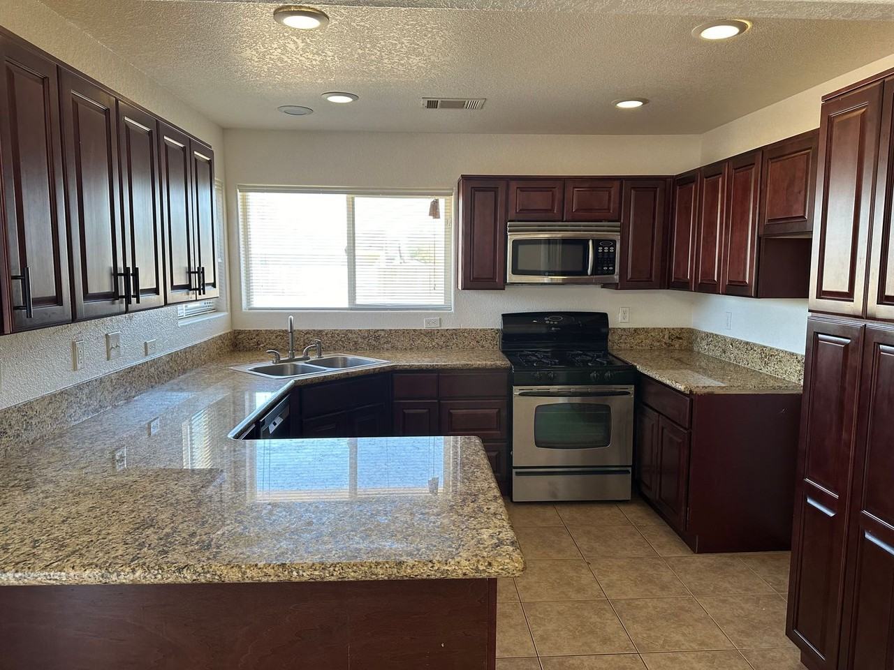 20113 94th Street - Photo 3 of 17