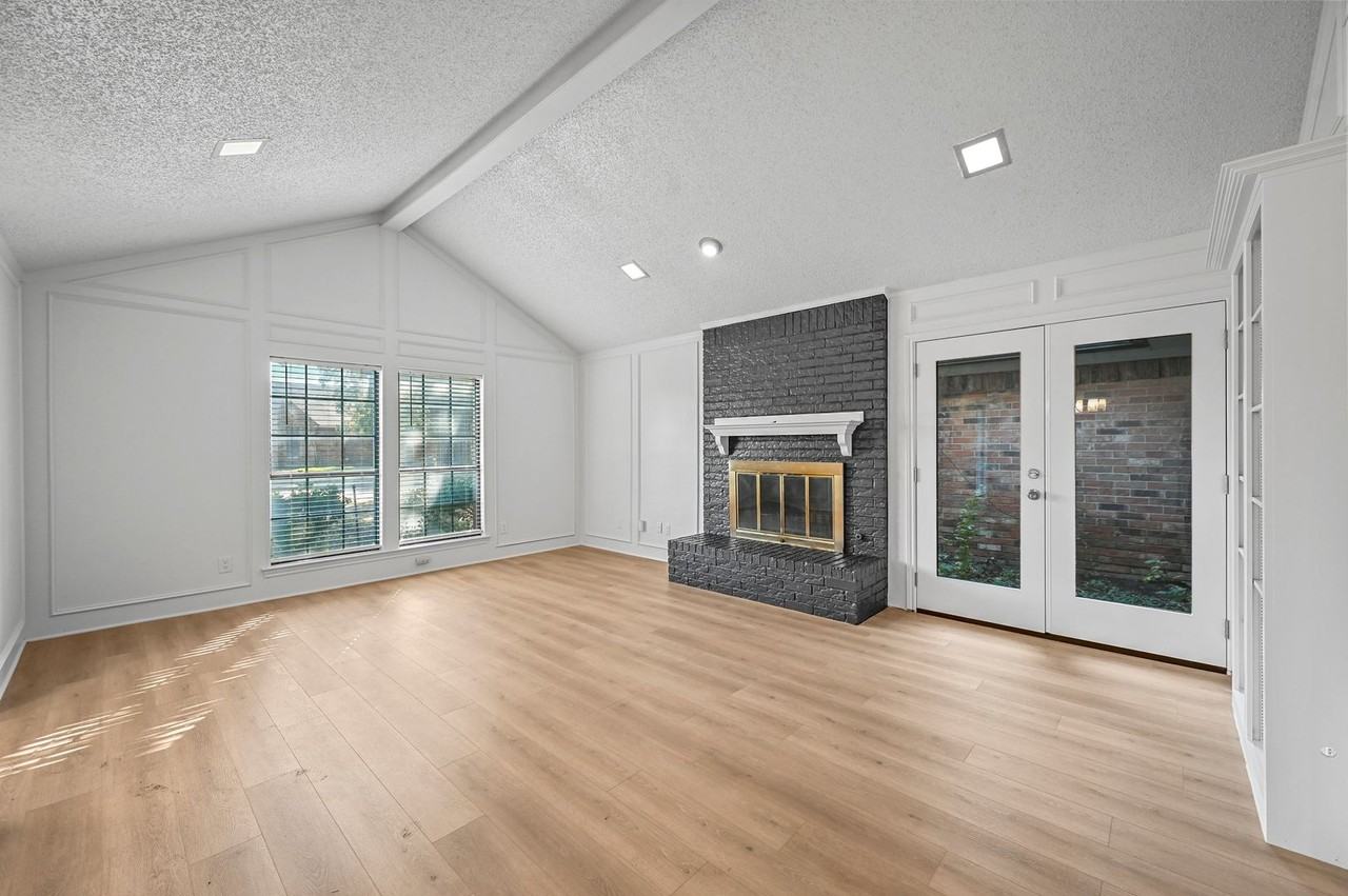 4006 Saint Christopher Lane - Photo 3 of 19