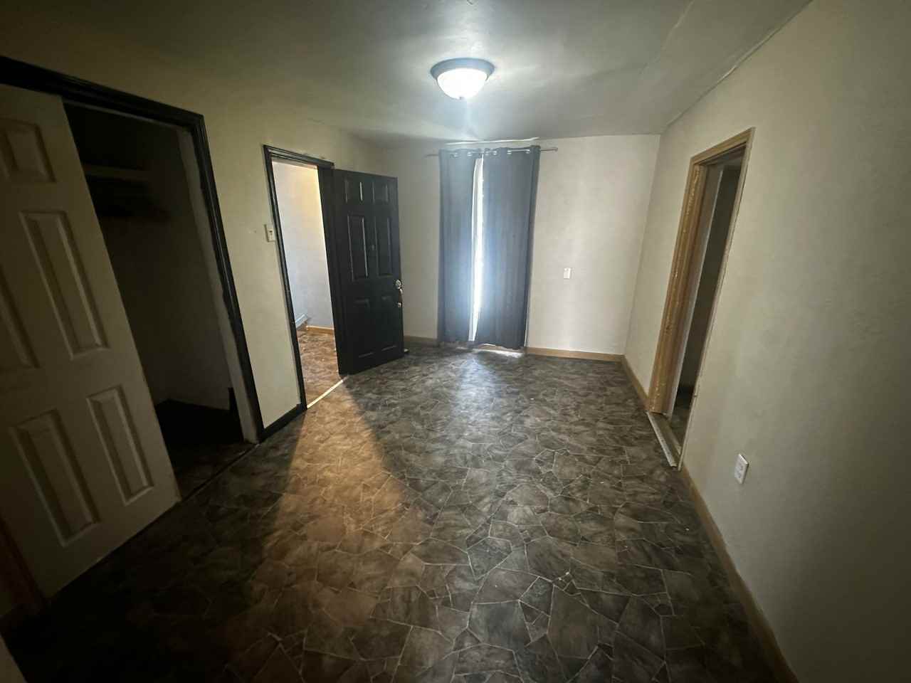 217 W Hyde Park Ave. St. Joseph, MO 64504 - Photo 2 of 5