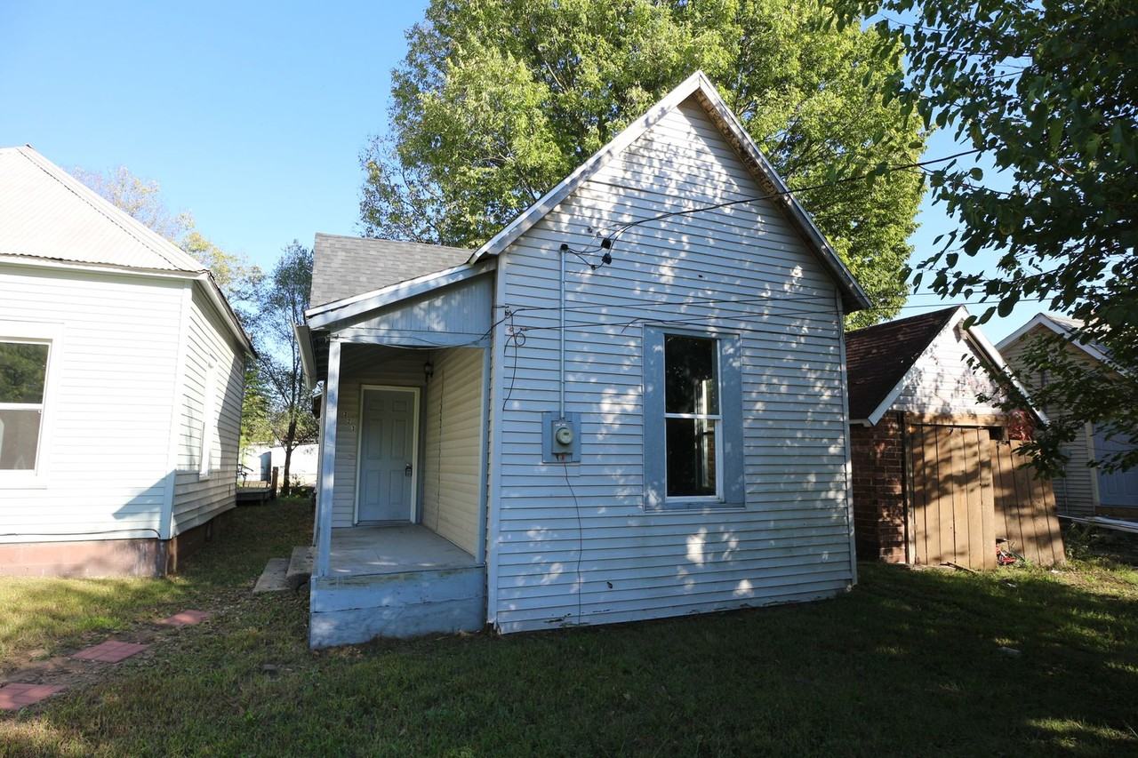 323 S Main St - Photo 2 of 16