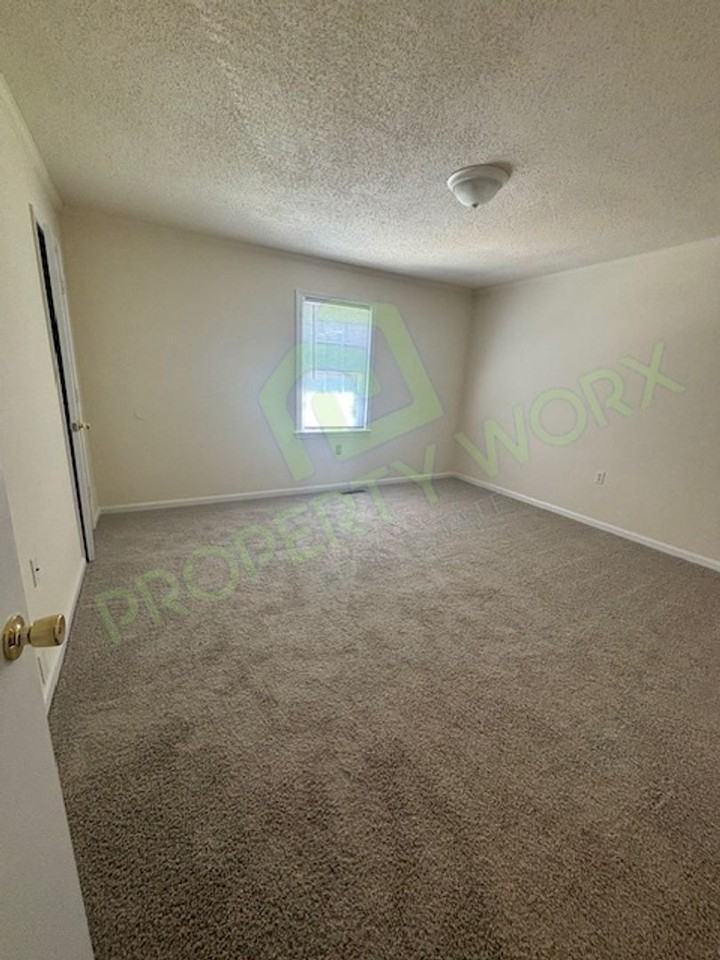 340 340 Sharpe Road - Photo 2 of 8
