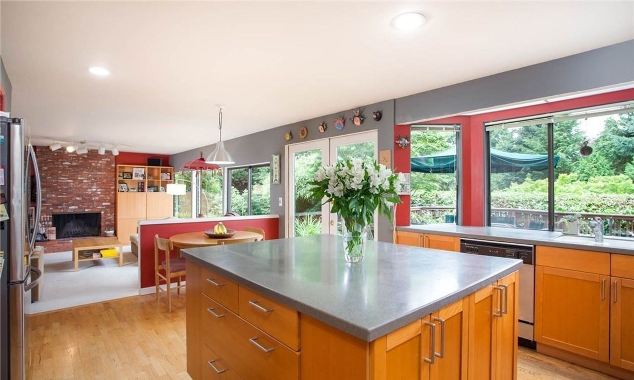 8403 Se 53rd Pl - Photo 2 of 26