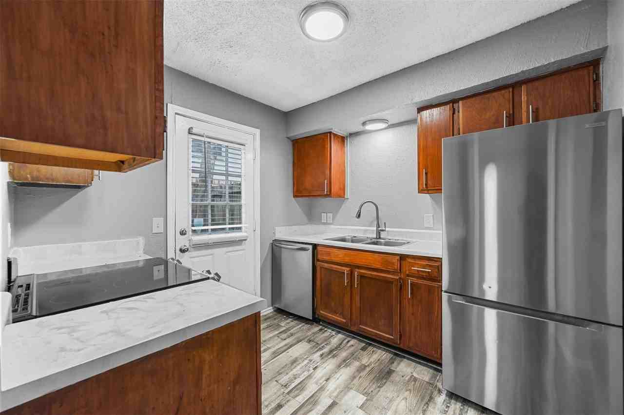 1504 East 15th St; Plano 75074 - Photo 2 of 18