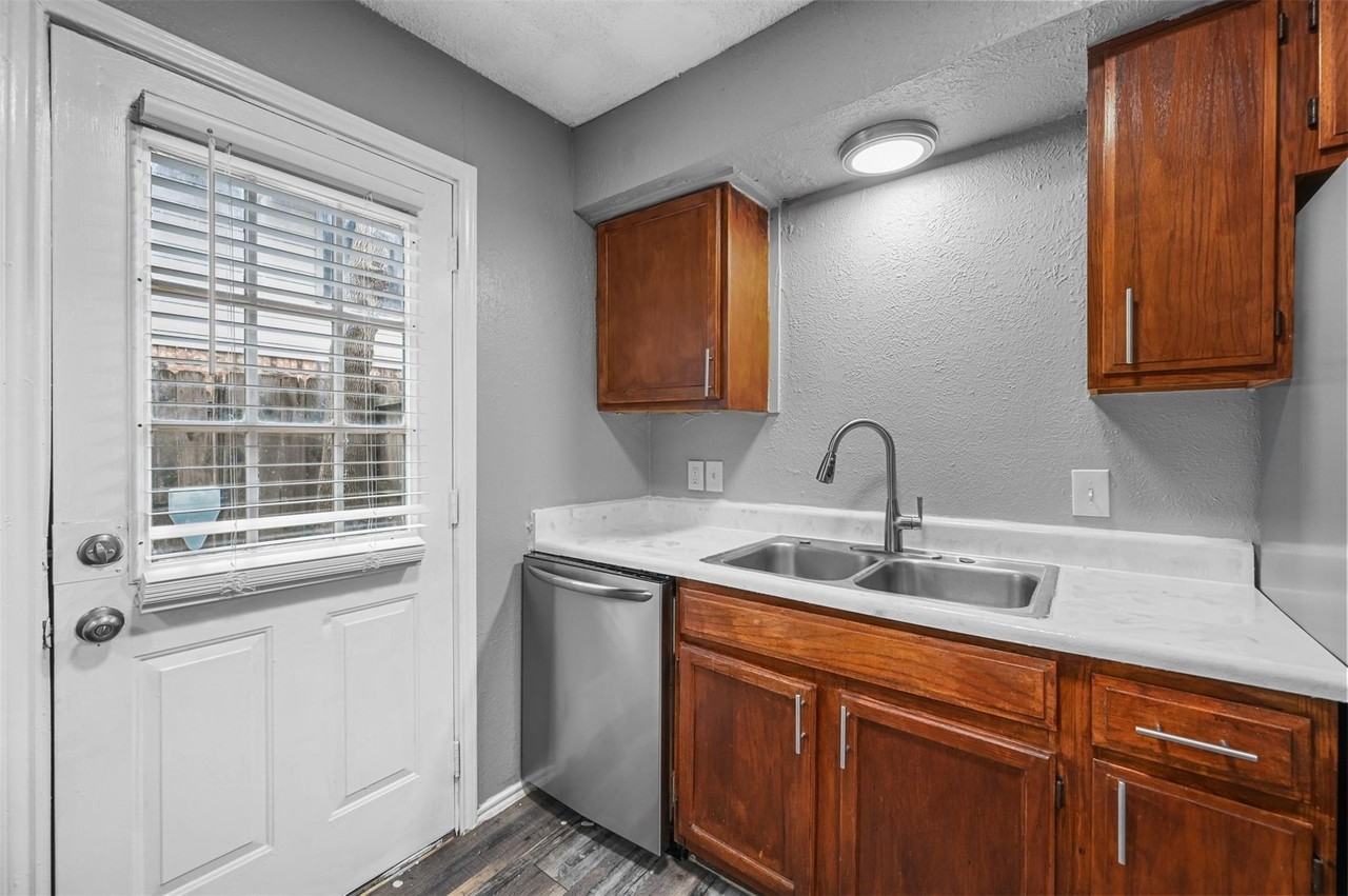1504 East 15th St; Plano 75074 - Photo 3 of 18