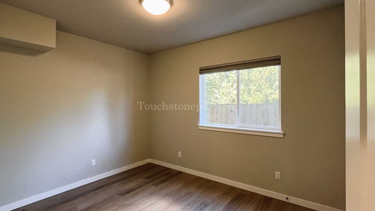 3855 Se 92nd Ave - Photo 4 of 30