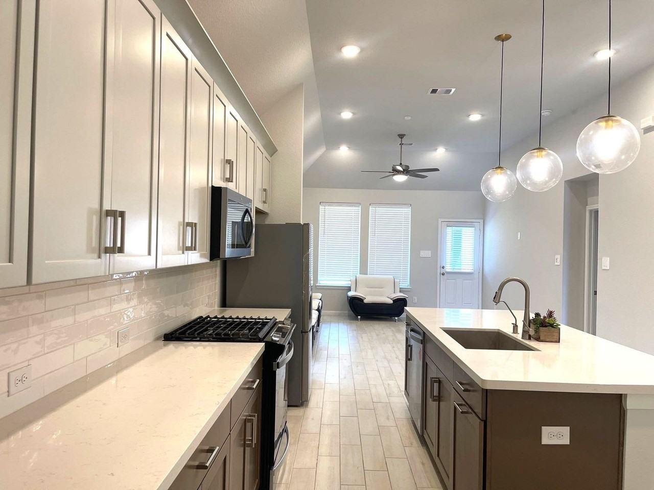 12614 White Pelican Ct - Photo 2 of 39