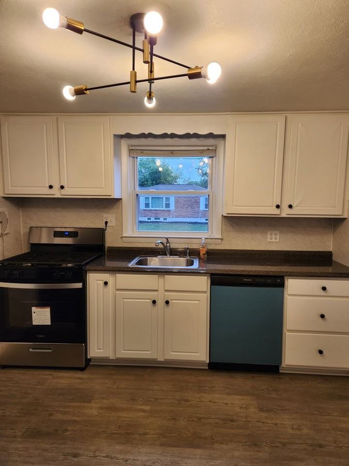 2650 Clearbrook Boulevard - Photo 4 of 18