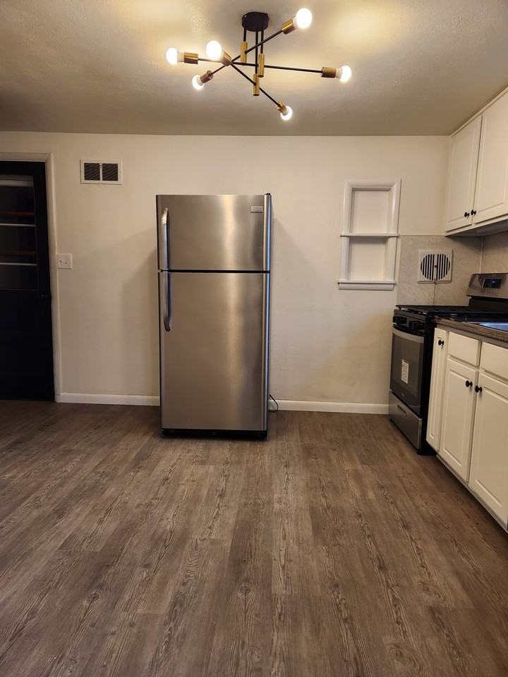 2650 Clearbrook Boulevard - Photo 5 of 18