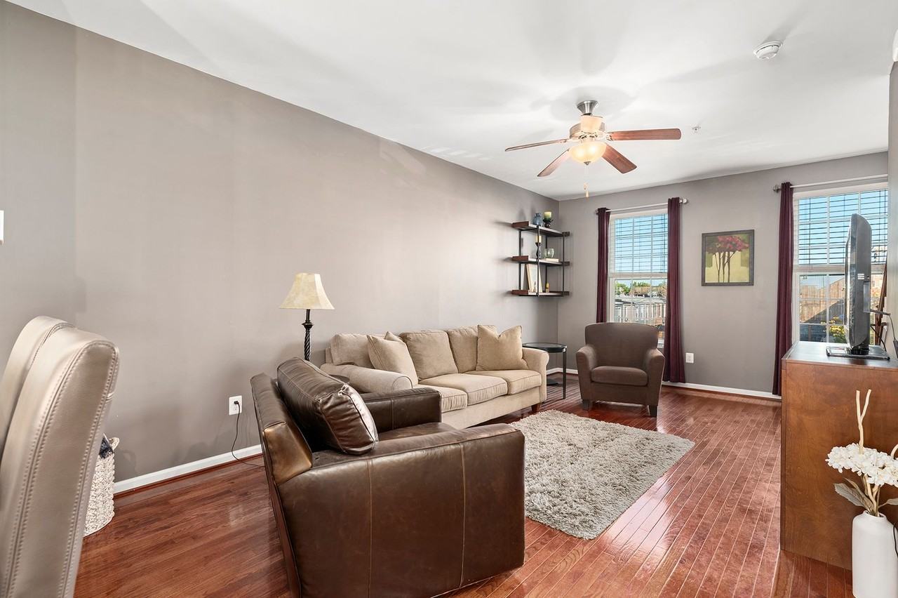 4527 Foster Ave - Photo 7 of 33