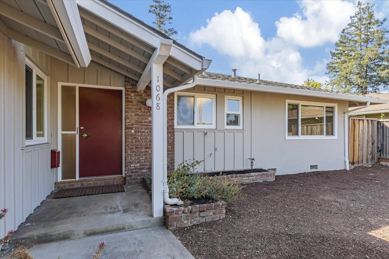 1068 The Dalles Ave - Photo 3 of 39