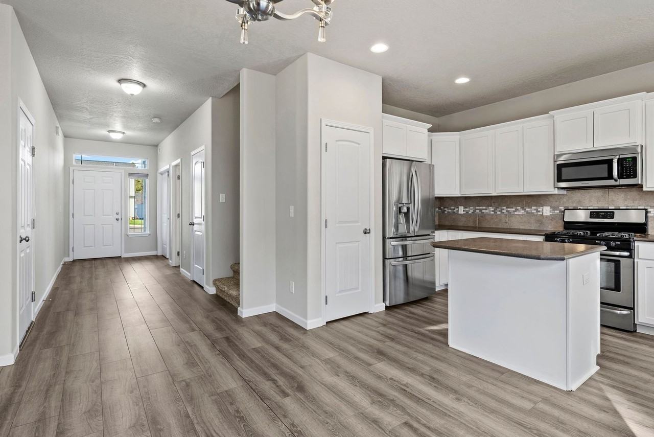 812 E Paske Rd - Photo 2 of 36