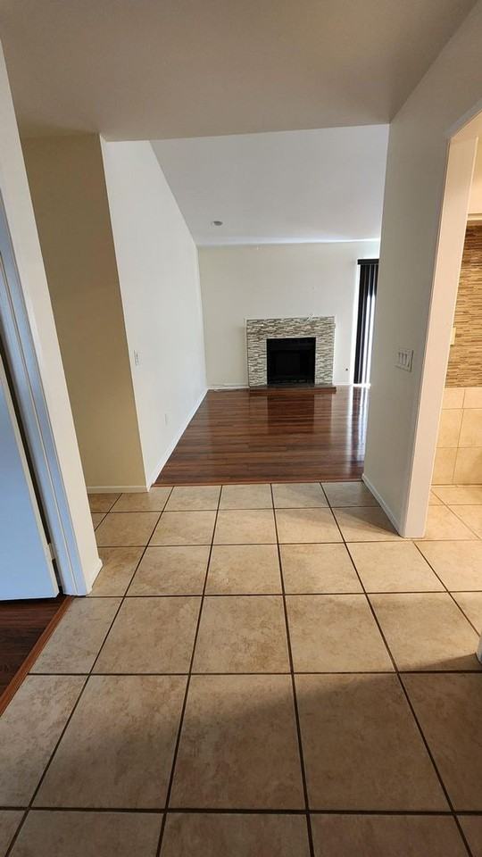2529 Christine St - Photo 4 of 23