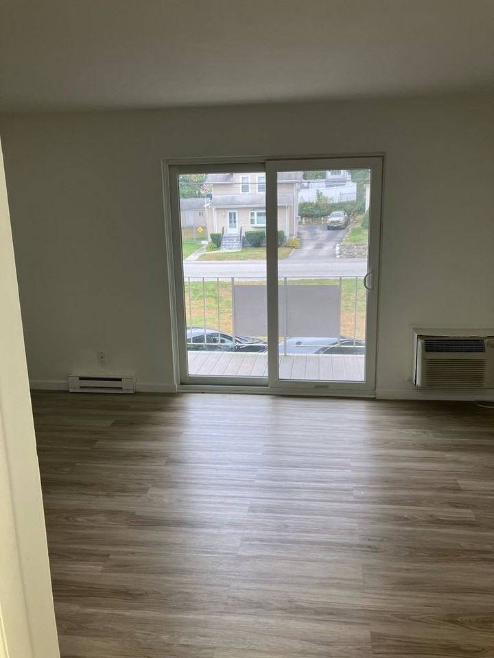 31 Vine Street - Photo 5 of 16