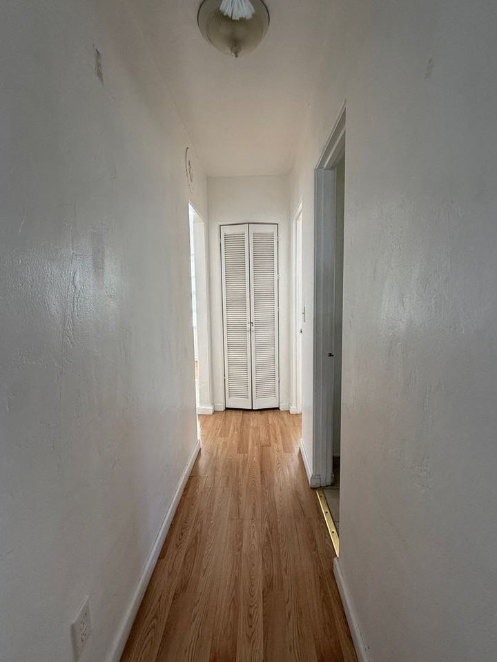 225 Poplar Ave - Photo 3 of 13