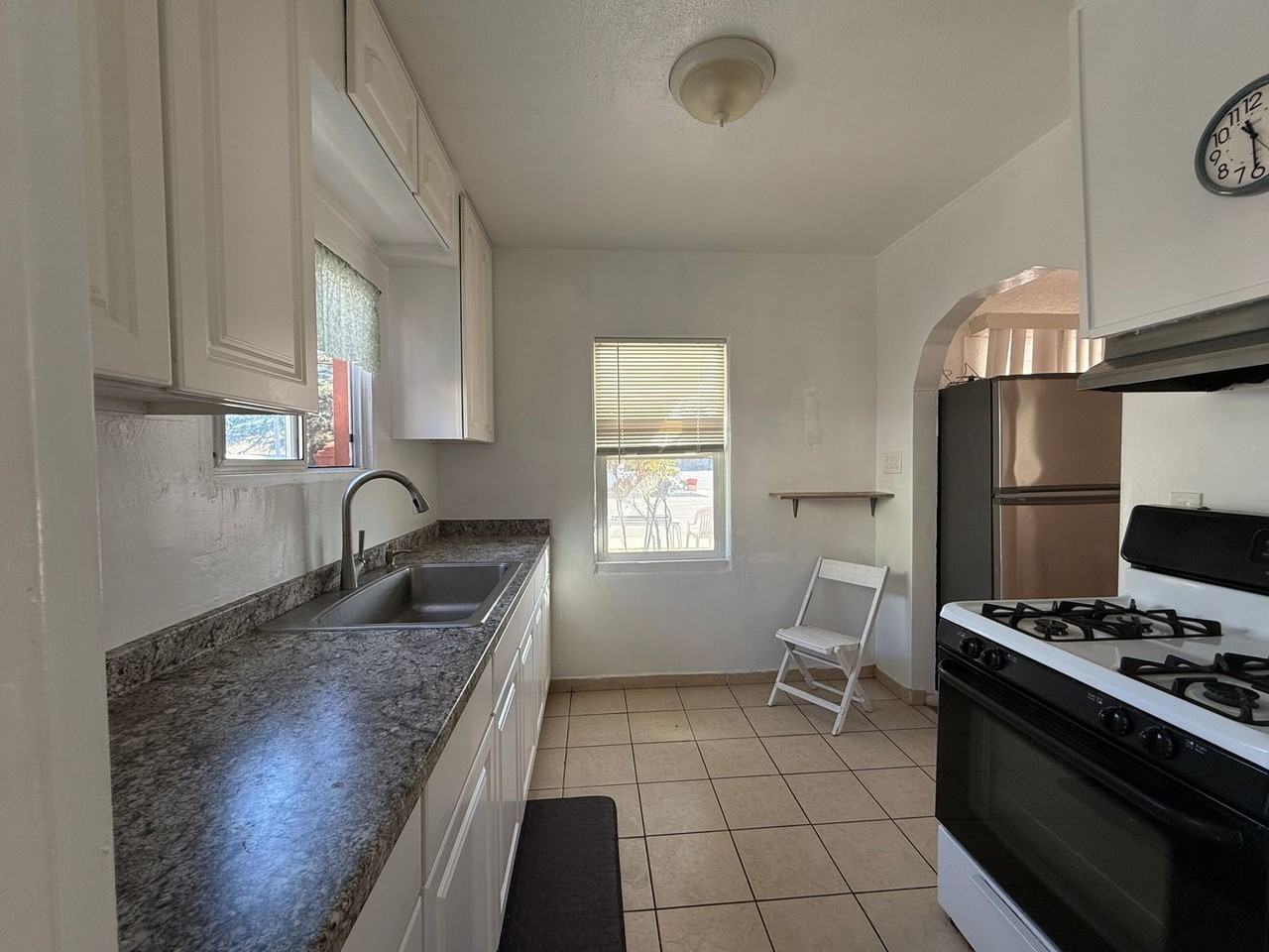 225 Poplar Ave - Photo 7 of 13