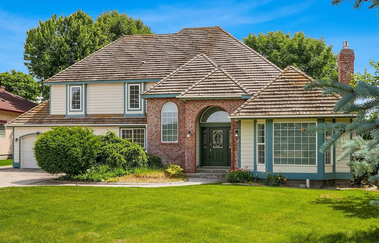 6701 Eagle Dr Ne - Photo 2 of 36