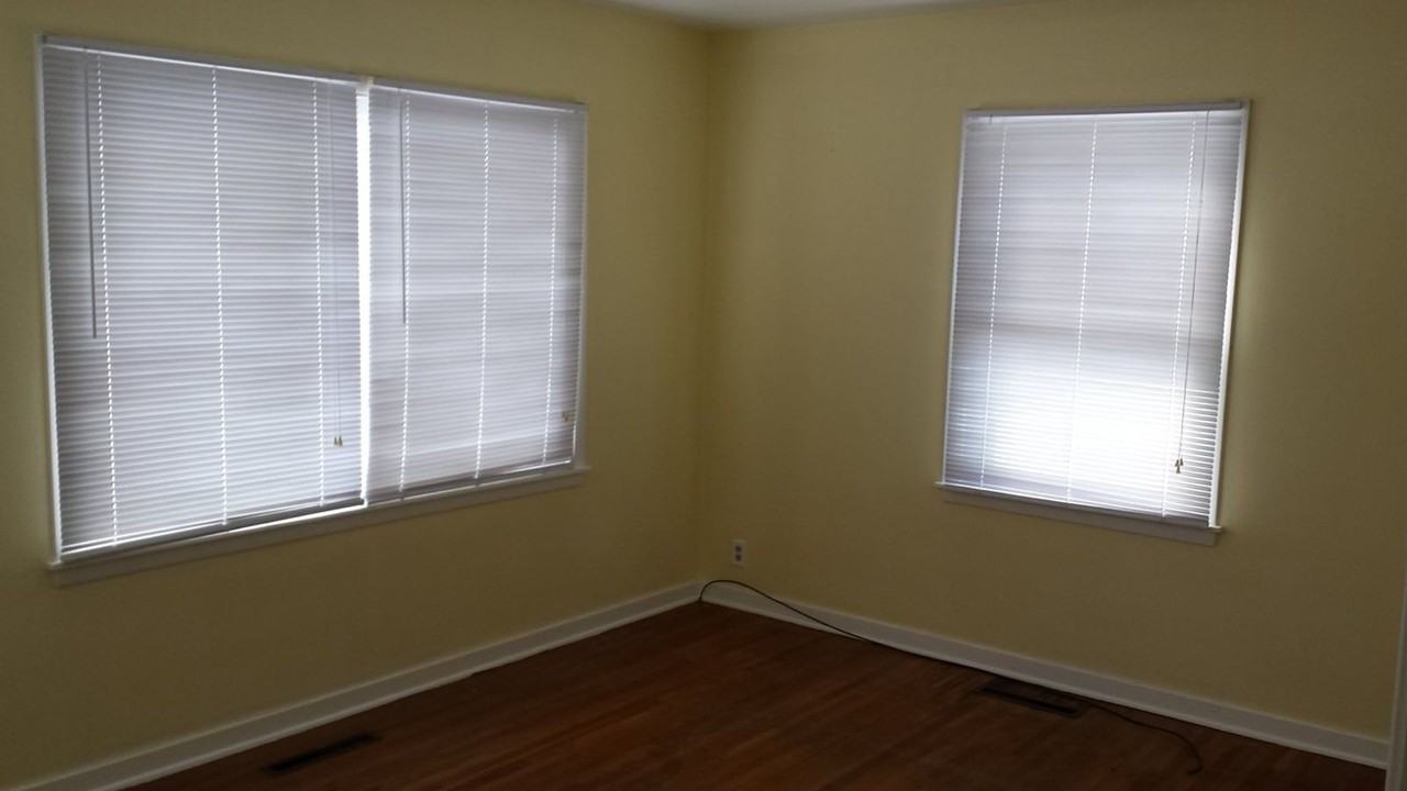 812 6th St Se - Photo 7 of 13