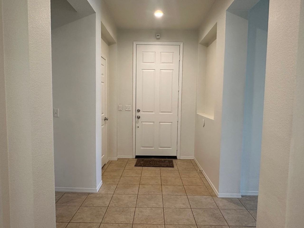 1008 Georgia St - Photo 3 of 20