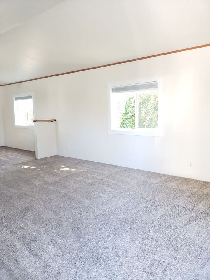 1305 N Wenatchee Ave - Photo 2 of 21