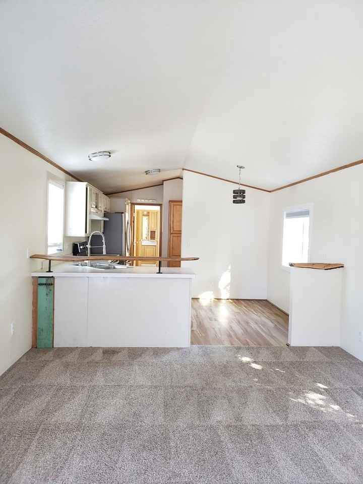 1305 N Wenatchee Ave - Photo 3 of 21