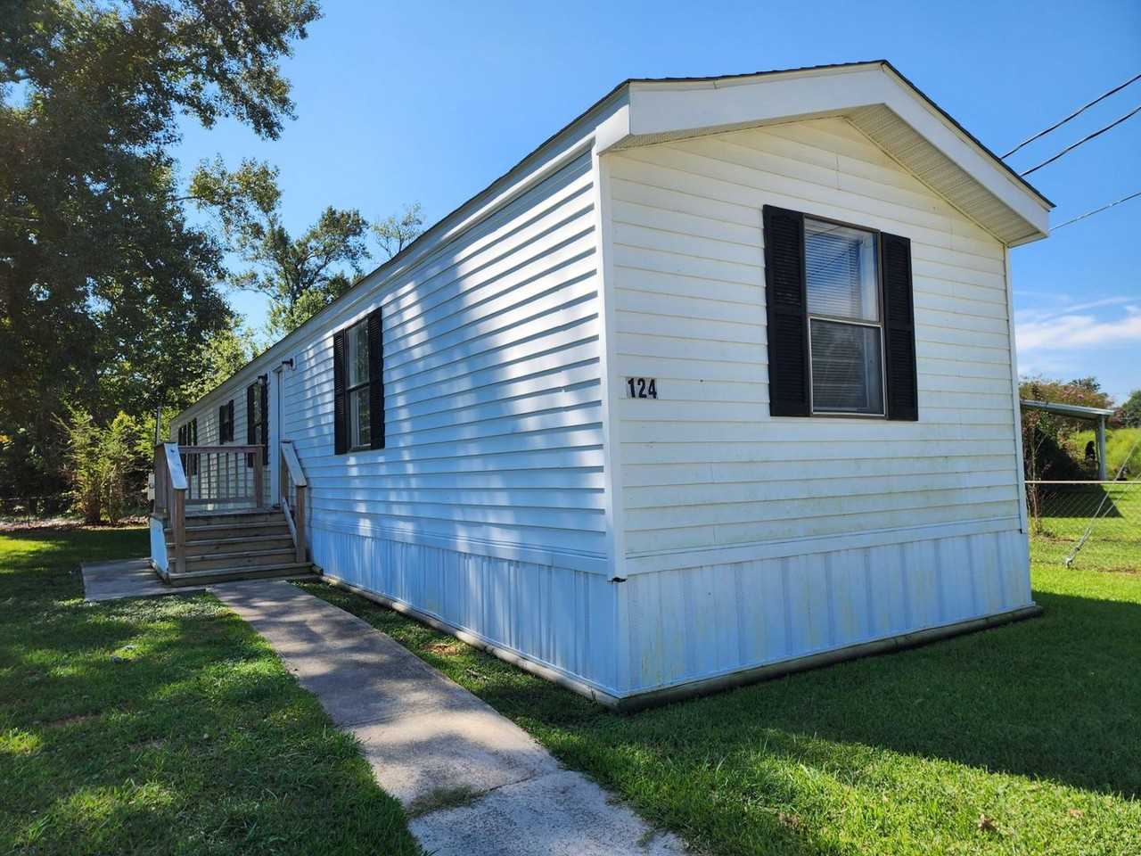 124 Littleton Street - Photo 2 of 22