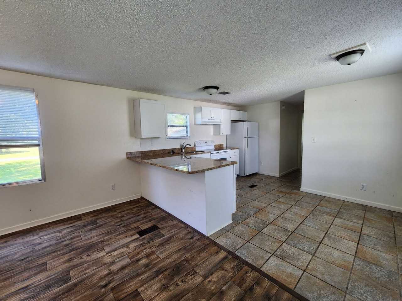 124 Littleton Street - Photo 6 of 22