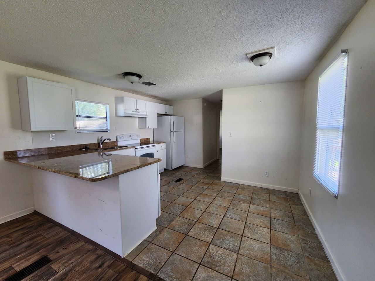 124 Littleton Street - Photo 7 of 22