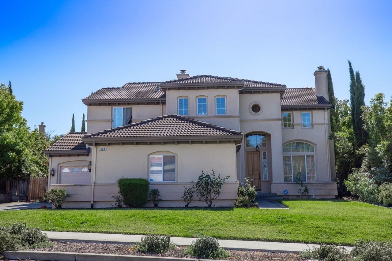 343 Lower Vintners Cir - Photo 3 of 32