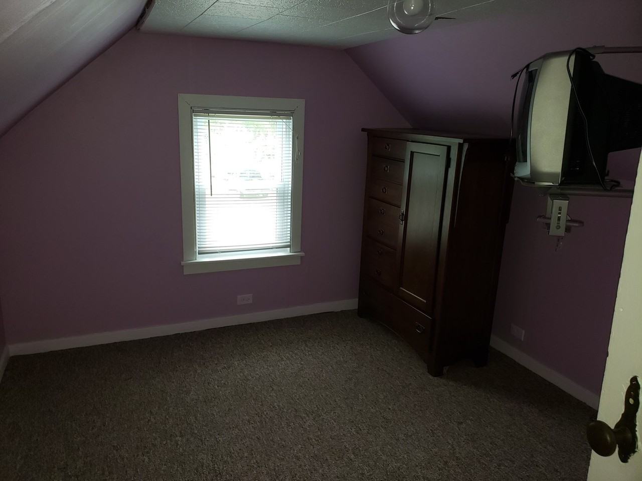 833 Johnson St - Photo 3 of 17