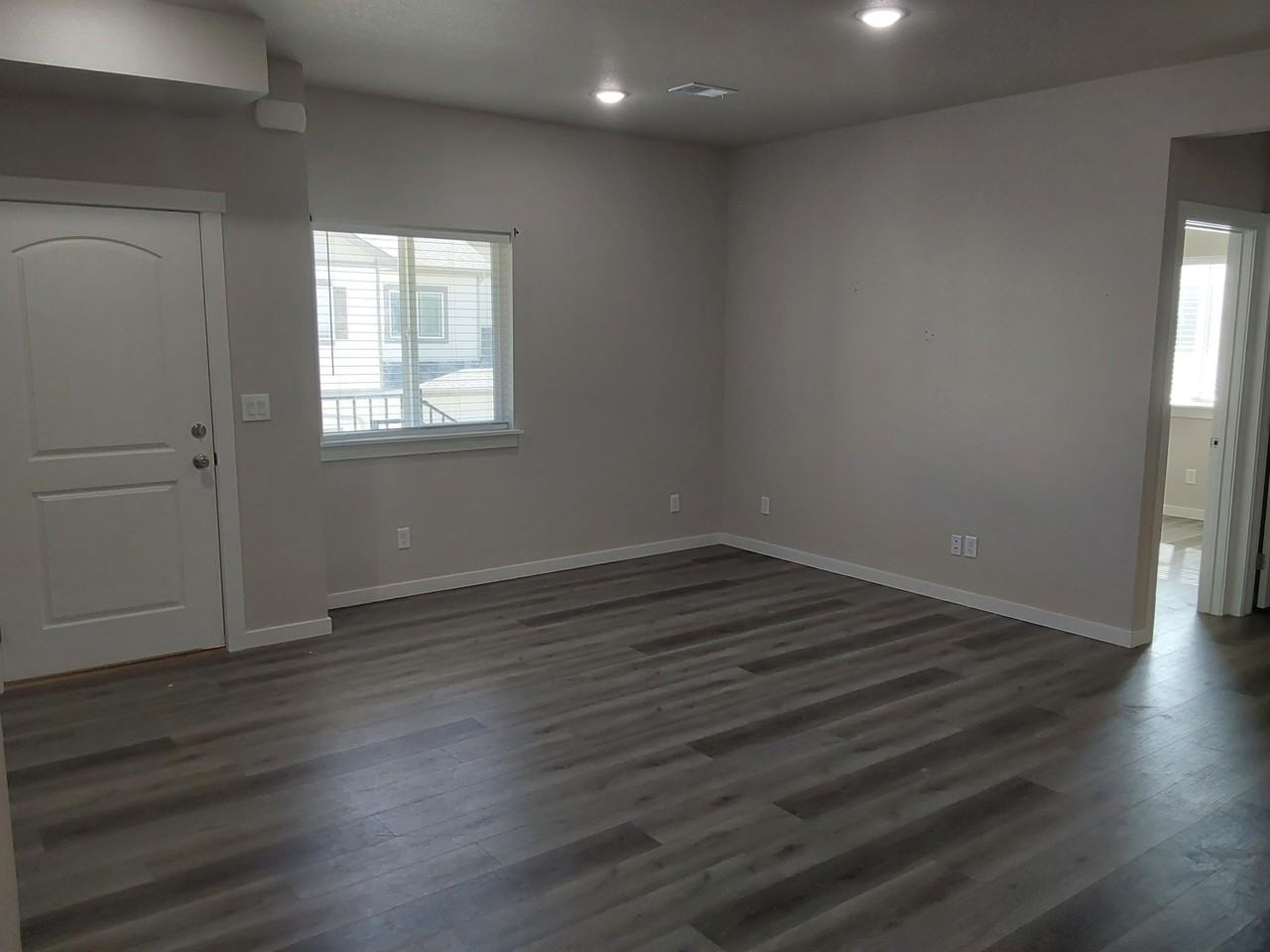 1749 Westward Circle - Photo 4 of 17