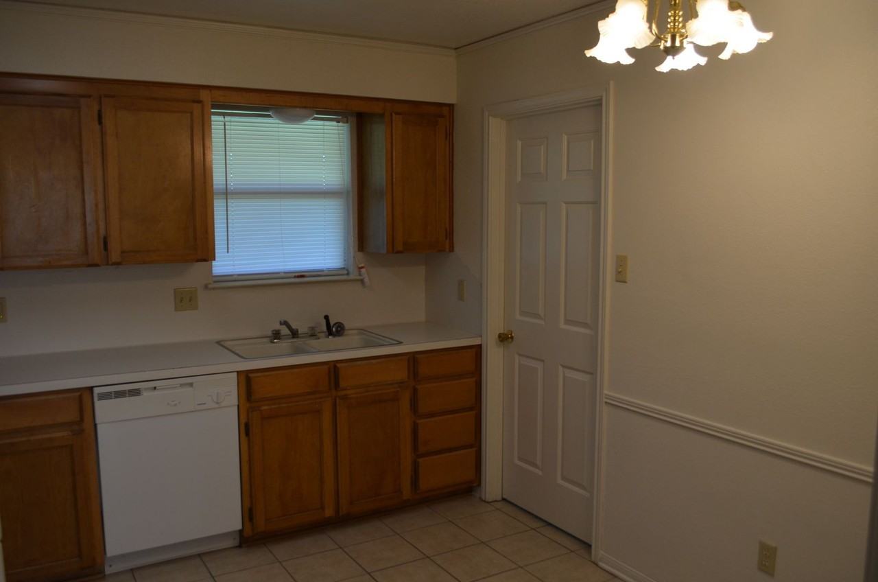 909 CRYM - Photo 2 of 14