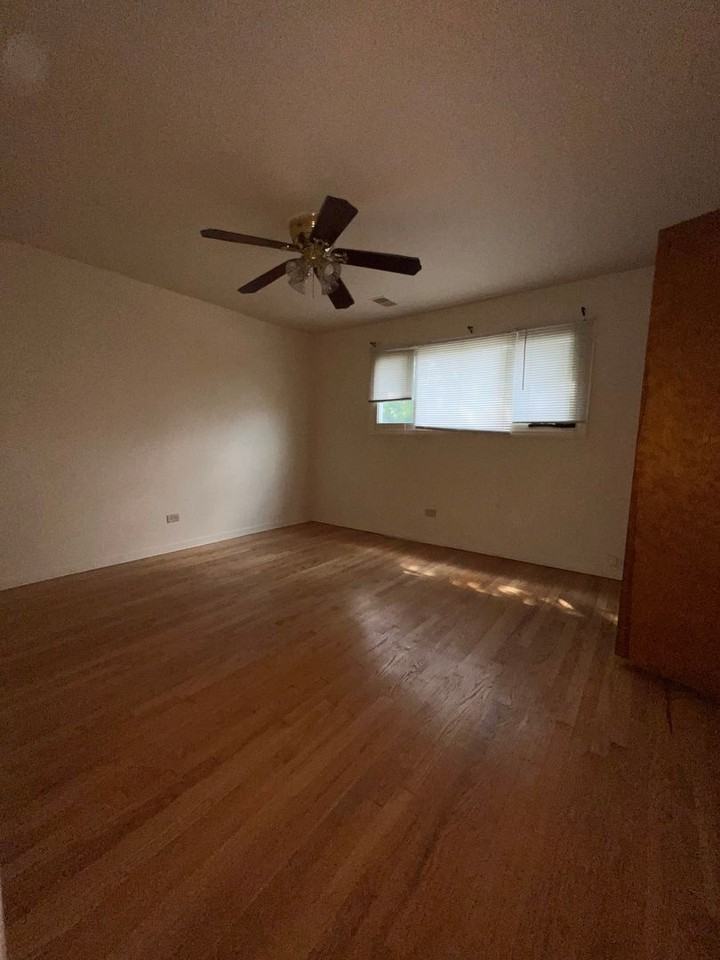 7530 S Saginaw Avenue - Photo 2 of 8