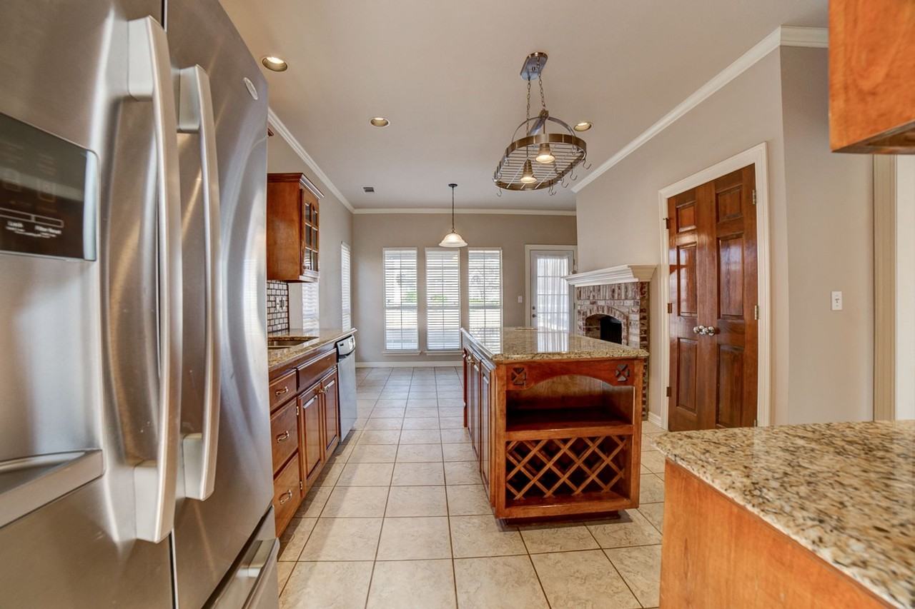 13317 E 89th St N - Photo 2 of 39