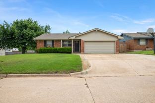 220 E Beech Ave - Photo 1 of 1